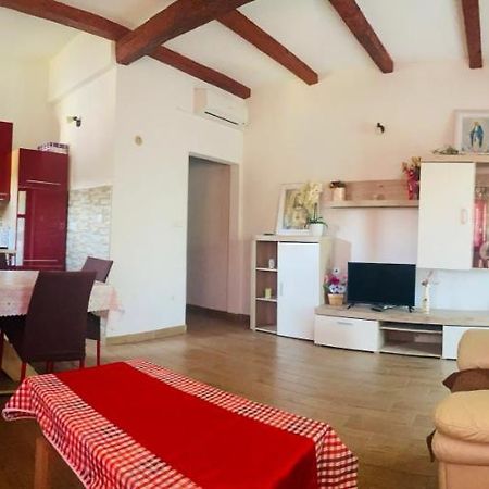 Apartmani Janja Starigrad Exterior photo