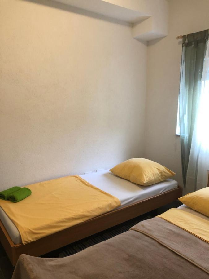 Apartmani Janja Starigrad Exterior photo