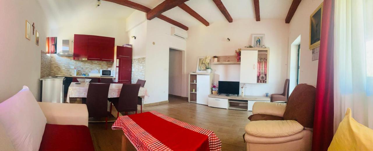 Apartmani Janja Starigrad Exterior photo